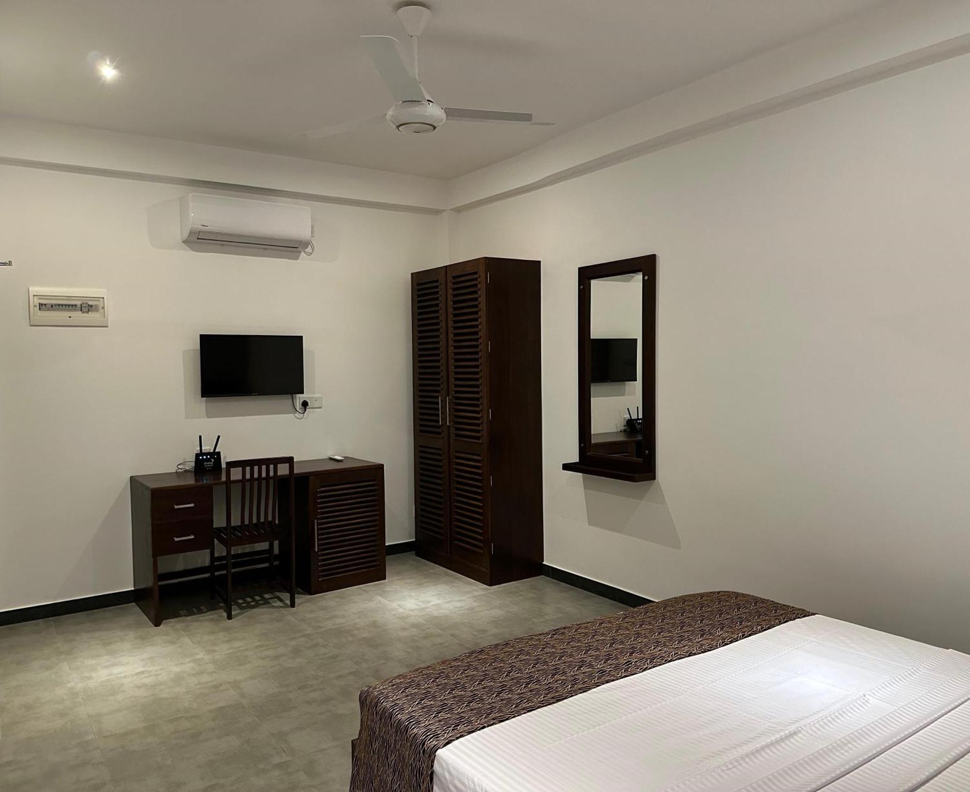 Cocos Polhena Hotel Matara Eksteriør billede